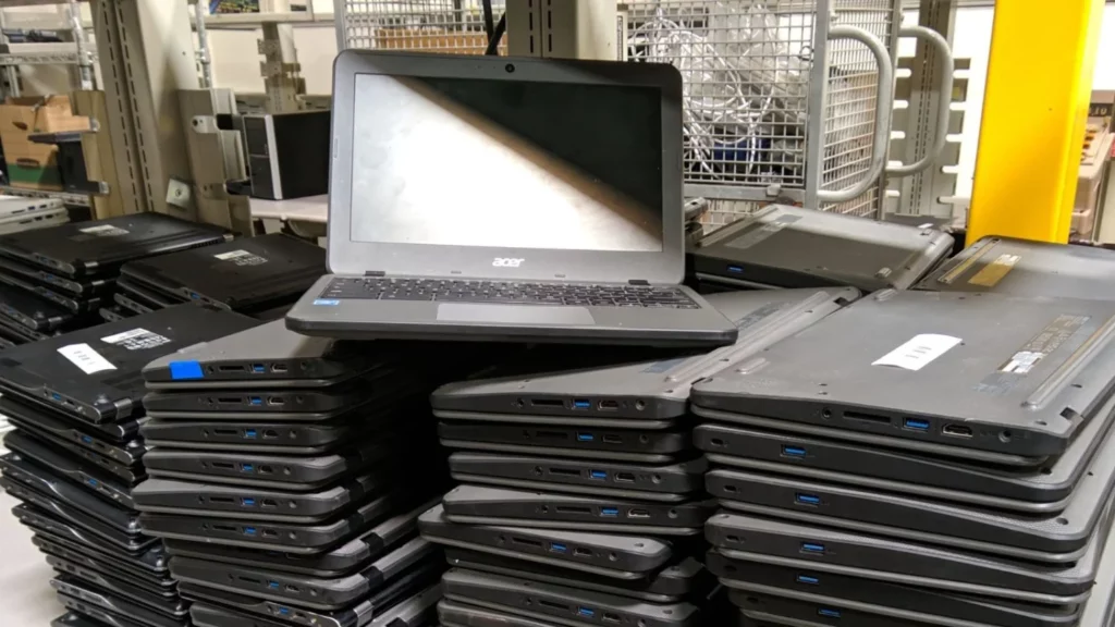 學校 Chromebook 電腦壽命過短與維修困難