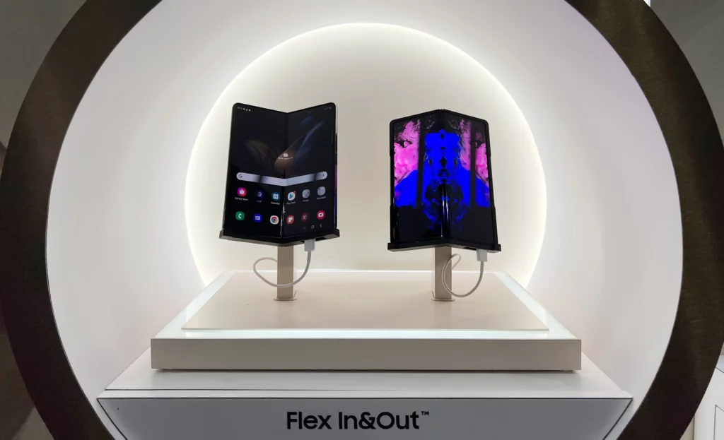 三星展示可捲動螢幕 Rollable Flex，讓平板和筆電更方便攜帶 7